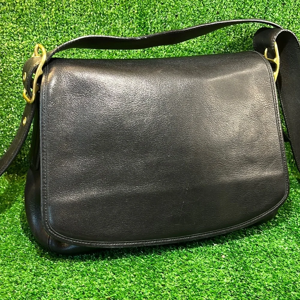 COACH VINTAGE BLACK LEATHER FLAP CROSSBODY SHOULDER BAG - Picture 1 of 10